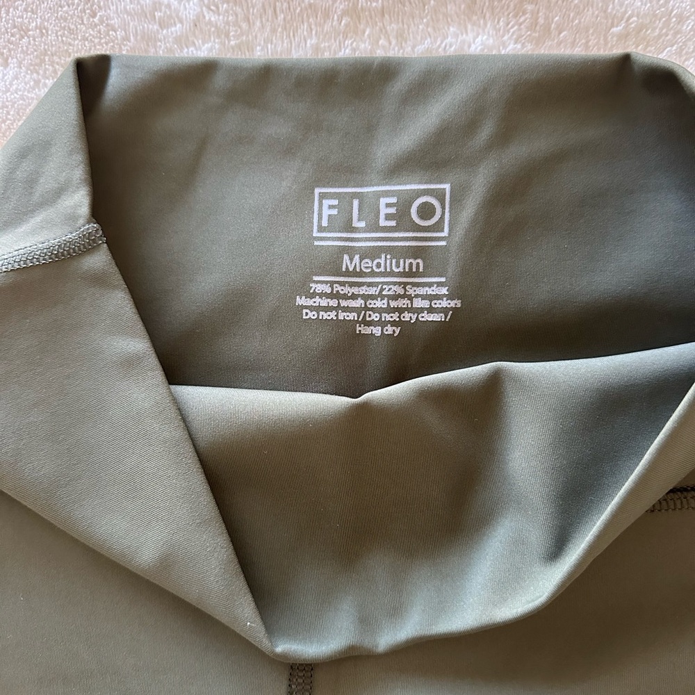 Fleo El Toro 25” Silky Silk Leggings - Picture 3 of 4